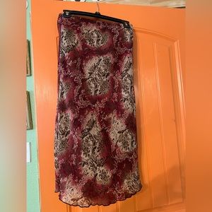 Red patterned midi skirt, elastic stretch waist band, small